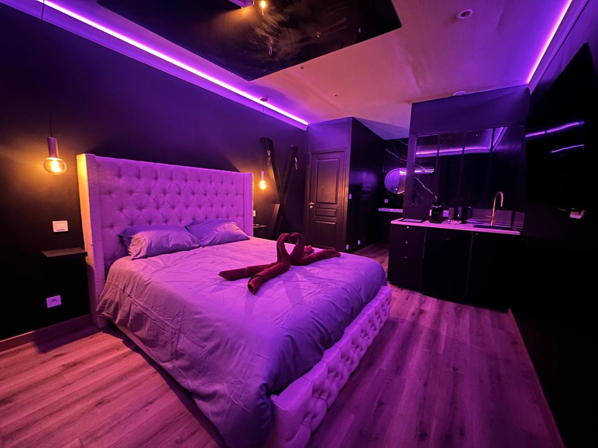 Dark Room Blois - Love Room Saint-Gervais-la-Forêt Екстериор снимка