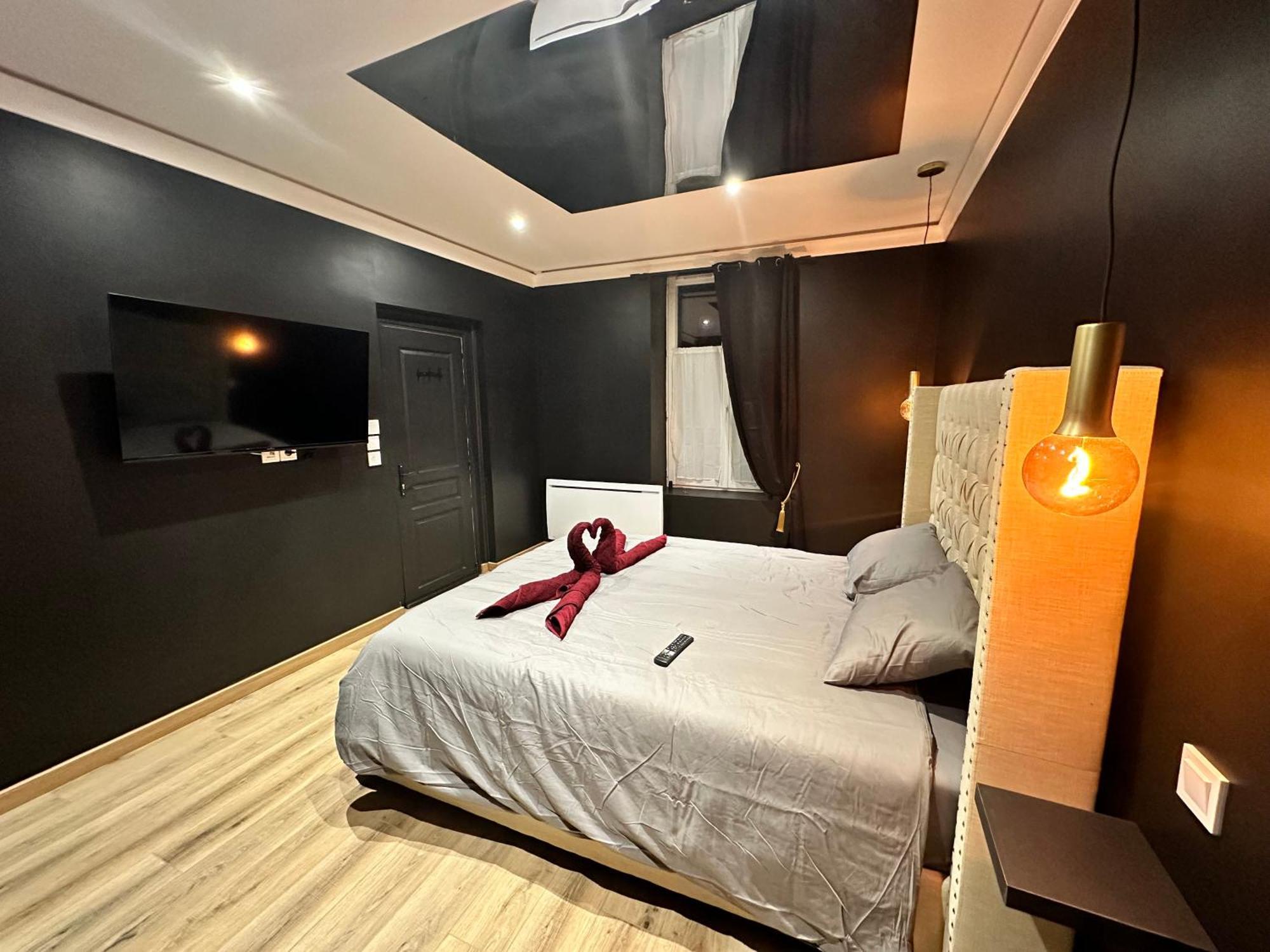 Dark Room Blois - Love Room Saint-Gervais-la-Forêt Екстериор снимка