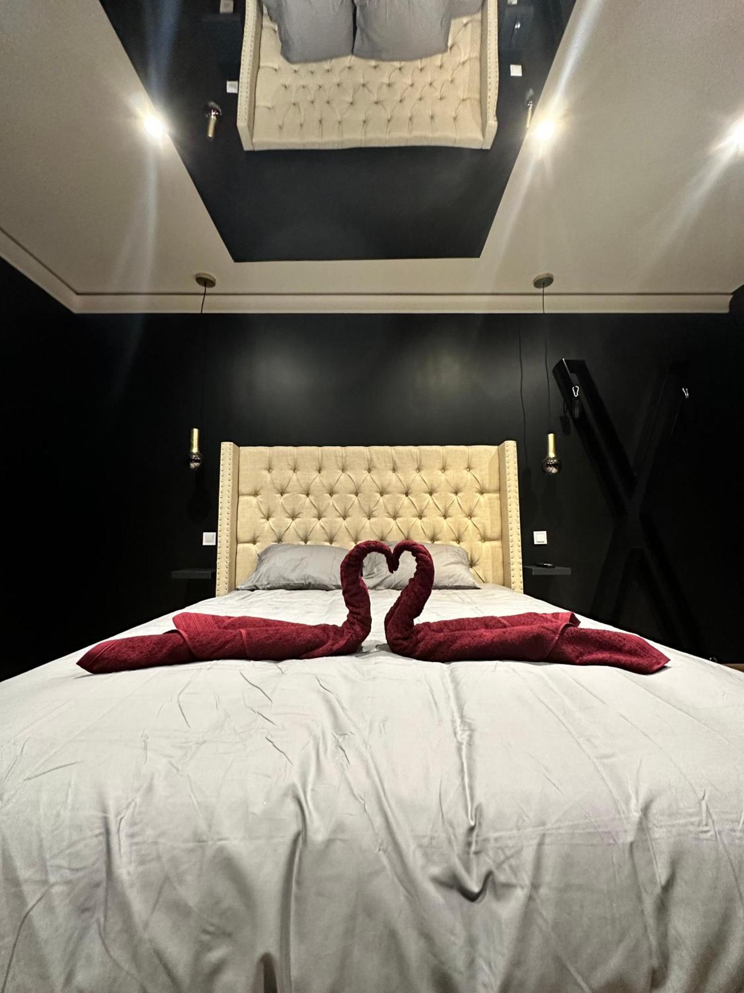 Dark Room Blois - Love Room Saint-Gervais-la-Forêt Екстериор снимка